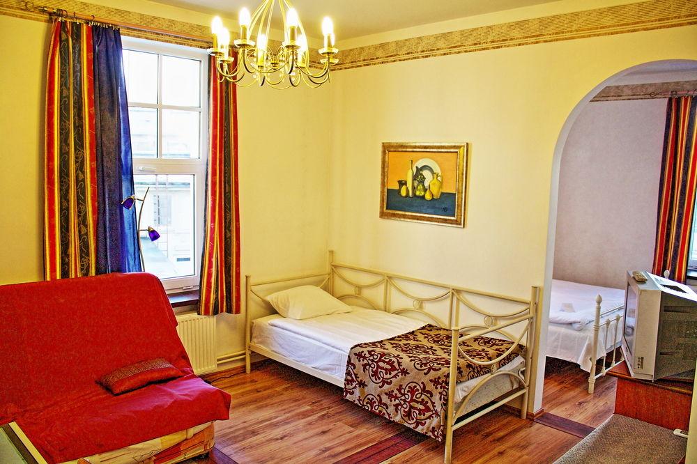 Nb Hotel With Free Parking Riga Eksteriør billede