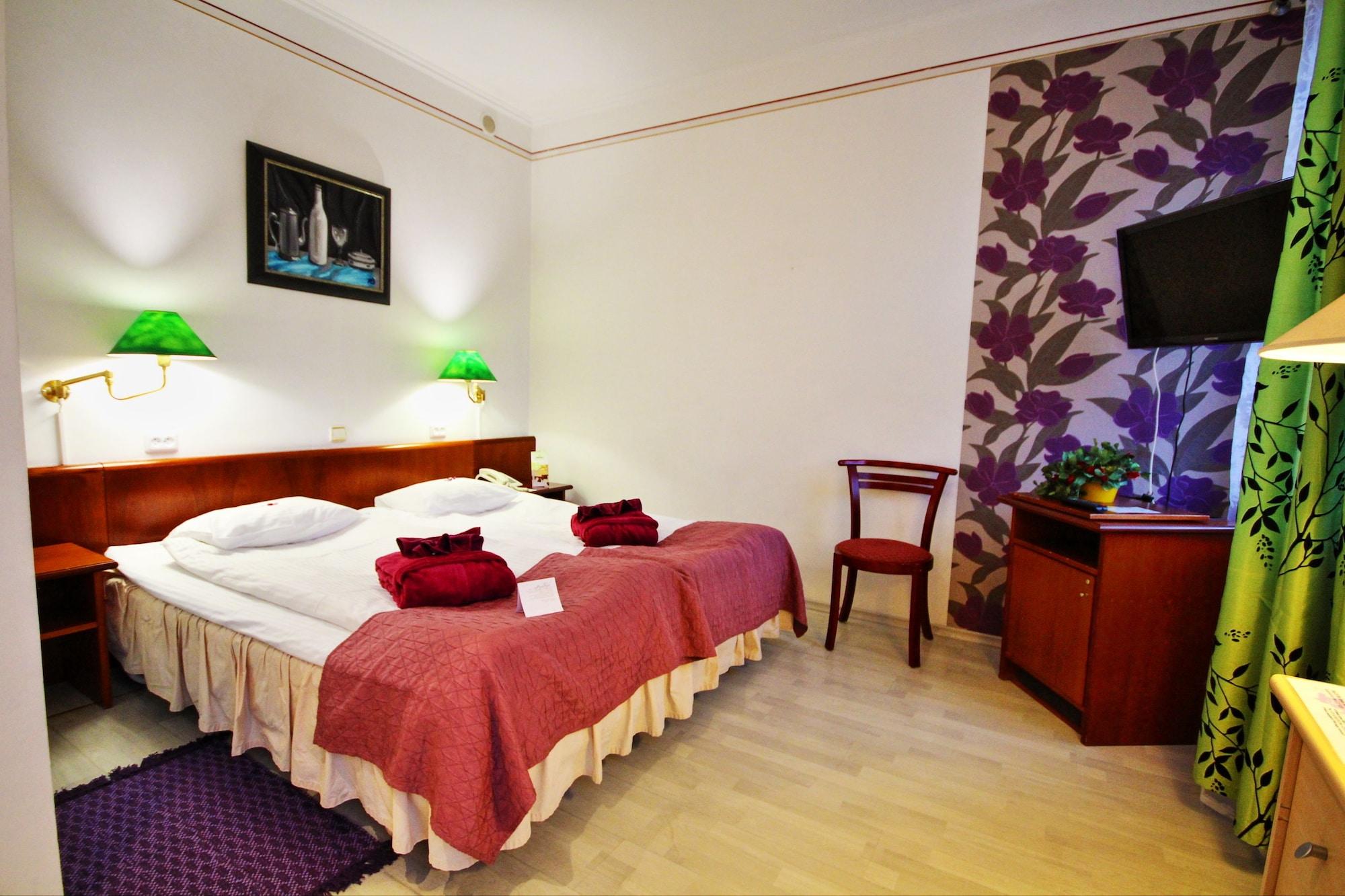 Nb Hotel With Free Parking Riga Eksteriør billede